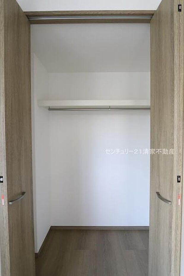 B号棟:たっぷり収納のクローゼット!(2026年02月撮影)