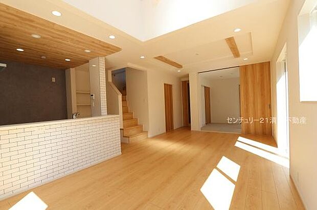 明るい日差しが入るリビング!(2026年03月撮影)