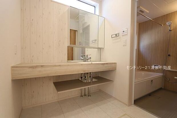 ゆとりの洗面スペースで身支度もスムーズ!(2026年03月撮影)