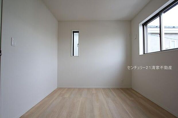 3号棟：2面採光で明るい室内！(2025年12月撮影)