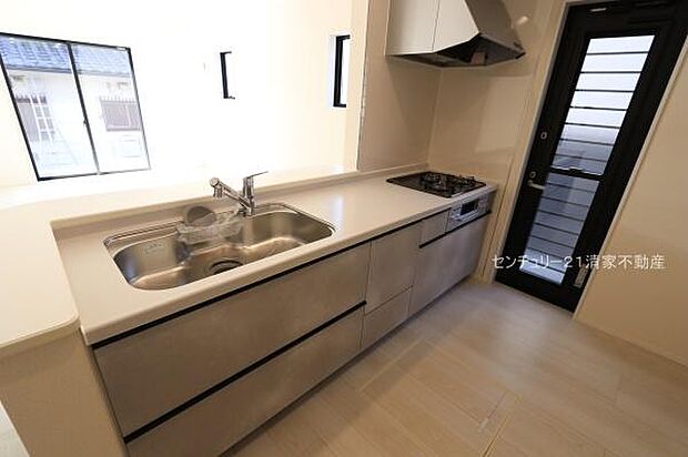 家族との会話が弾む対面式キッチン!(2026年03月撮影)