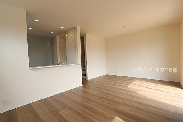 1号棟:ご家族みんながゆったり寛げるリビング(2026年03月撮影)