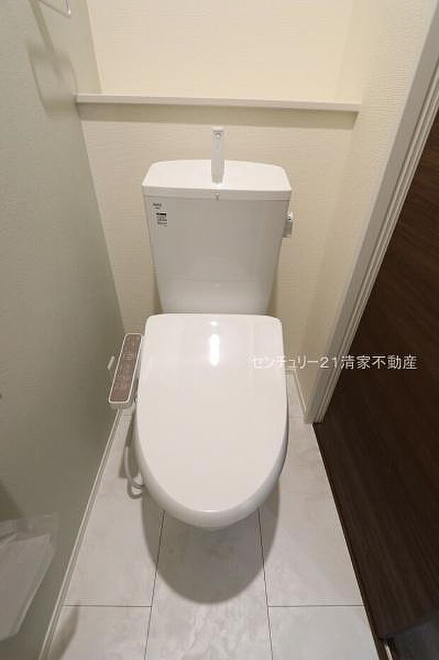 1号棟:白を基調とした、清潔感のある水廻りです。(2026年03月撮影)