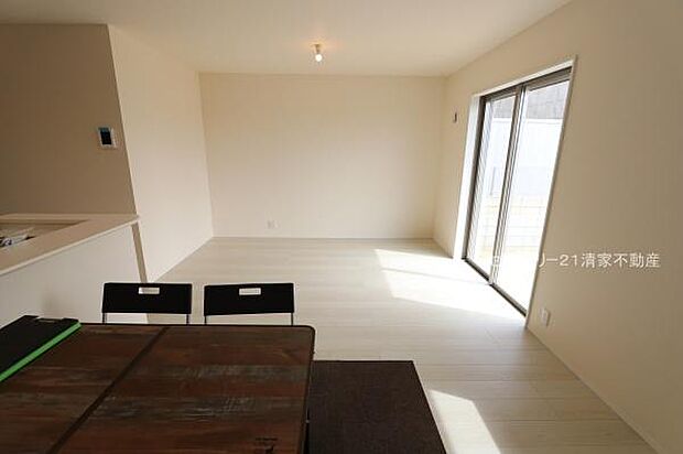 2号棟:LDKは嬉しい2面採光!(2026年03月撮影)