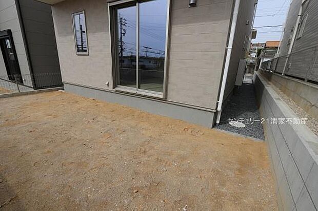 2号棟:お子様も嬉しいお庭付き!(2026年03月撮影)