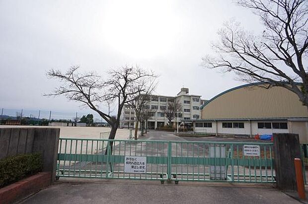 東高森台小学校まで400m、東高森台小学校まで400m(徒歩約5分)