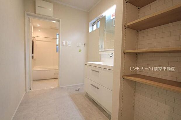 4号棟：可動棚のある洗面室！(2026年01月撮影)