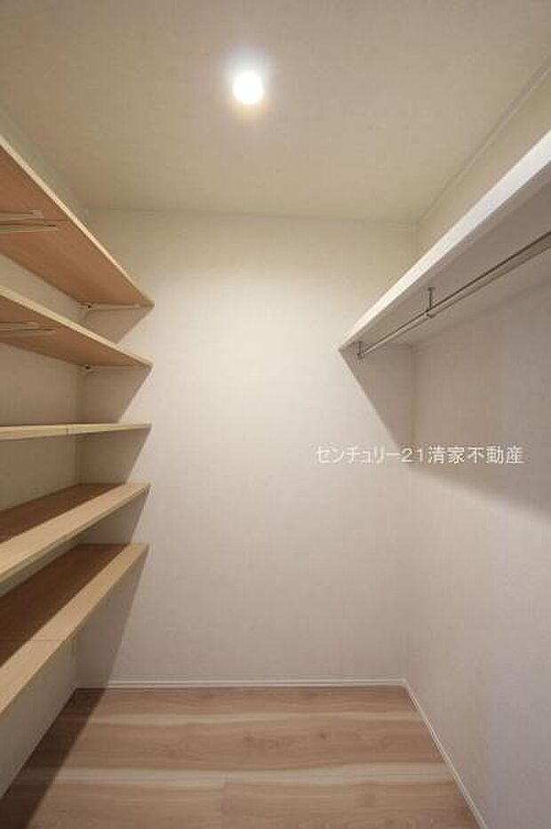 4号棟：すっきり片付くウォークインクローゼット(2026年01月撮影)