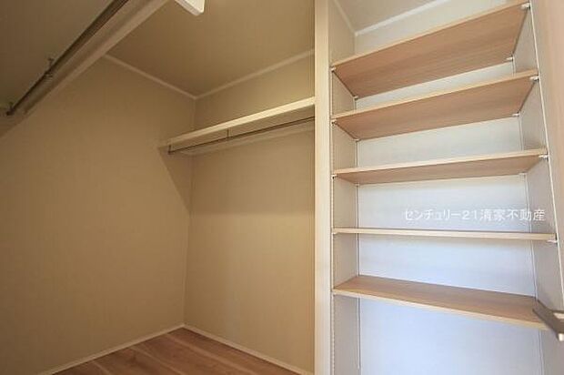 4号棟：季節物もすっきり収納できます！(2026年01月撮影)