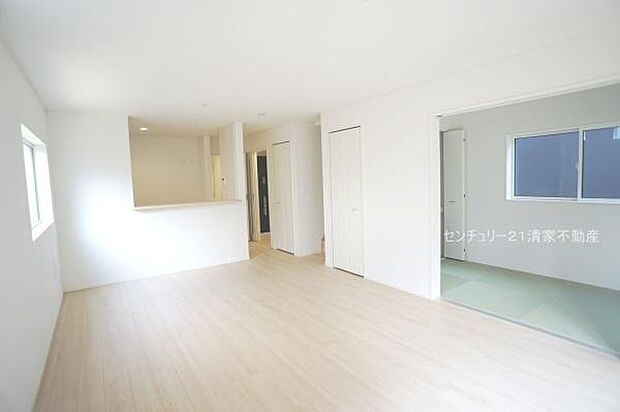 1号棟:ご家族みんながゆったり寛げるリビング(2026年02月撮影)