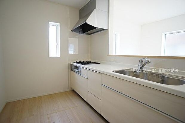 2号棟:シンプルで使いやすいキッチンです(2026年03月撮影)