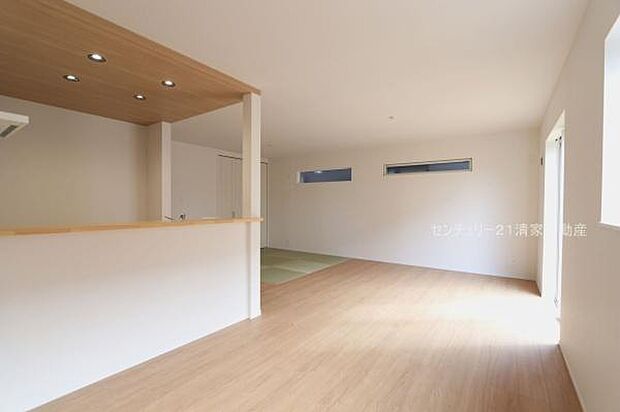 1号棟:明るい日差しが入るリビング!(2026年02月撮影)