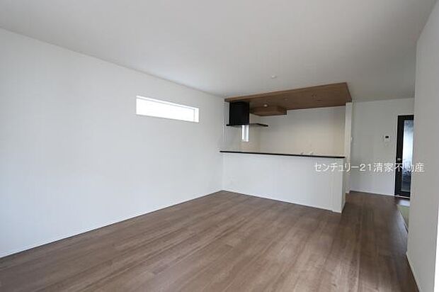 1号棟:ご家族みんながゆったり寛げるリビング(2026年03月撮影)