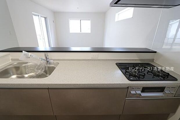 1号棟:リビングを見通せるカウンターキッチン!(2026年03月撮影)