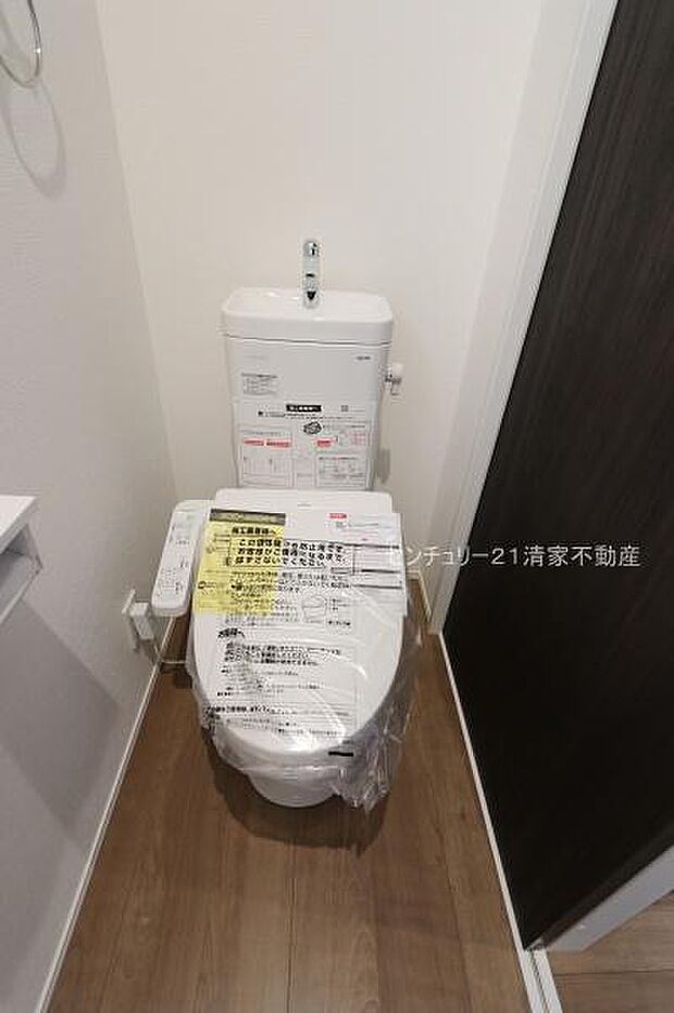 1号棟:白を基調とした、清潔感のある水廻りです。(2026年03月撮影)