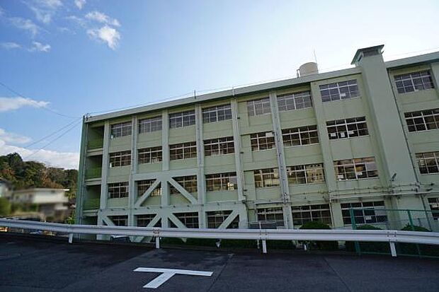 高座小学校まで650m、高座小学校まで650m(徒歩約9分)