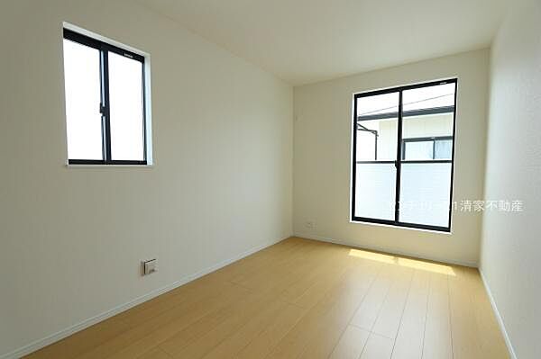 Ｂ号棟：子供部屋にも嬉しい全居室収納スペース(2026年07月撮影)