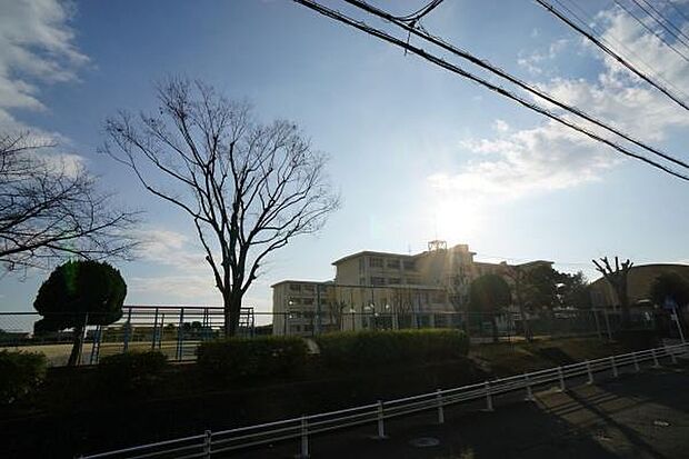 石尾台小学校まで160m、石尾台小学校まで160m(徒歩約2分)