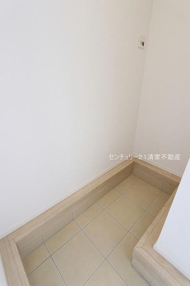 2号棟:ベビーカーもすっきり収まる土間収納付き(2026年03月撮影)