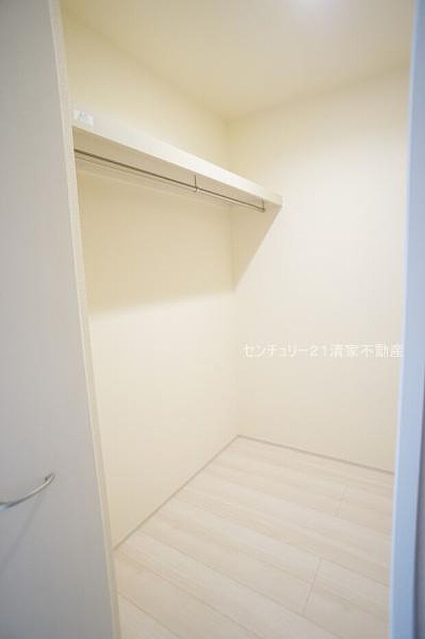2号棟:収納力のあるウォークインクローゼット!(2026年07月撮影)