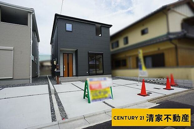 2号棟:駐車スペース2台分あり!(2026年07月撮影)