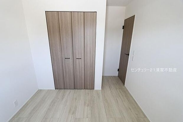 子供部屋にも嬉しい全居室収納スペース(2026年08月撮影)