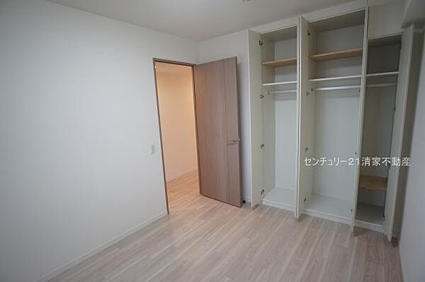 子供部屋にも嬉しい全居室収納スペース(2026年09月撮影)