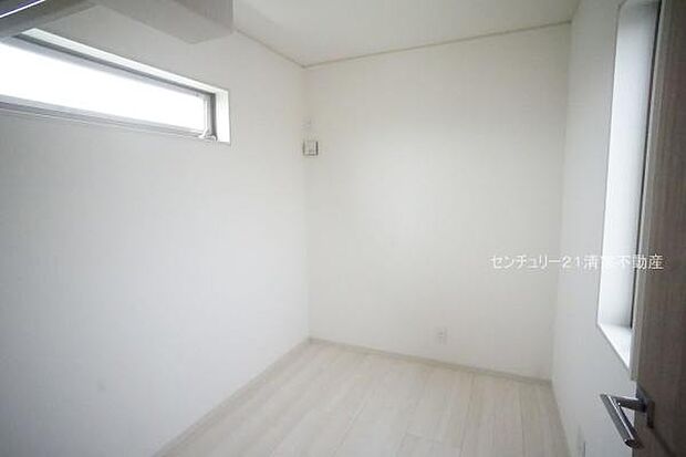 2面採光で明るい室内!(2025年04月撮影)