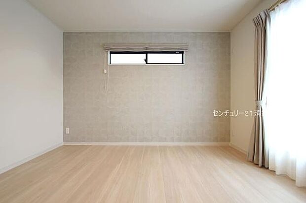 3号棟:バルコニーに面した明るい洋室!(2025年10月撮影)