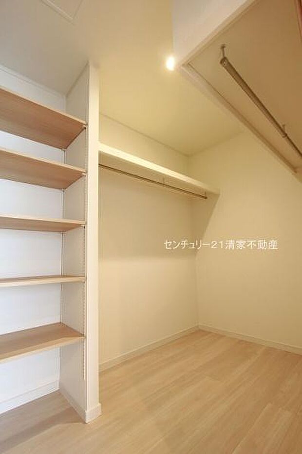 3号棟:収納力のあるウォークインクローゼット!(2025年10月撮影)