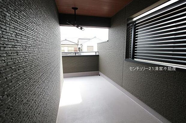 3号棟:広々インナーバルコニーあり!(2025年10月撮影)