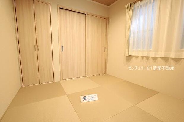 5号棟:小さなお子様のお世話に大活躍の和室(2025年10月撮影)