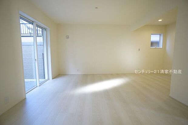 1号棟:ご家族みんながゆったり寛げるリビング(2026年02月撮影)