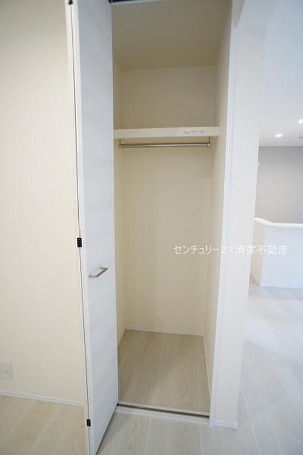 1号棟:リビングに便利な収納スペースあり!(2026年02月撮影)