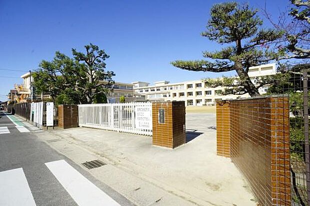 豊山小学校まで600m、豊山小学校まで600m(徒歩約8分)