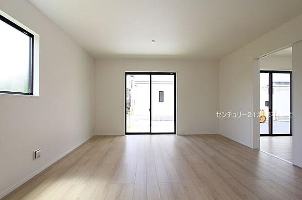 B棟:ご家族みんながゆったり寛げるリビング(2025年07月撮影)