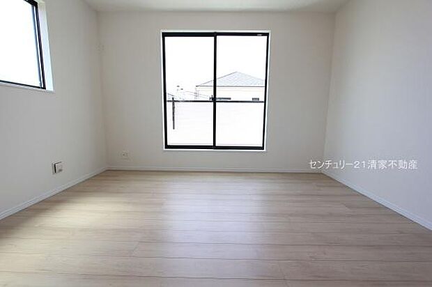 B棟:2面採光で明るい室内!(2025年07月撮影)