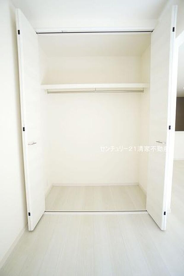 1号棟：たっぷり収納のクローゼット！(2025年10月撮影)