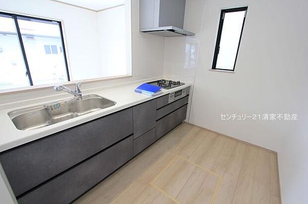 3号棟：家族との会話が弾む対面式キッチン！(2025年09月撮影)