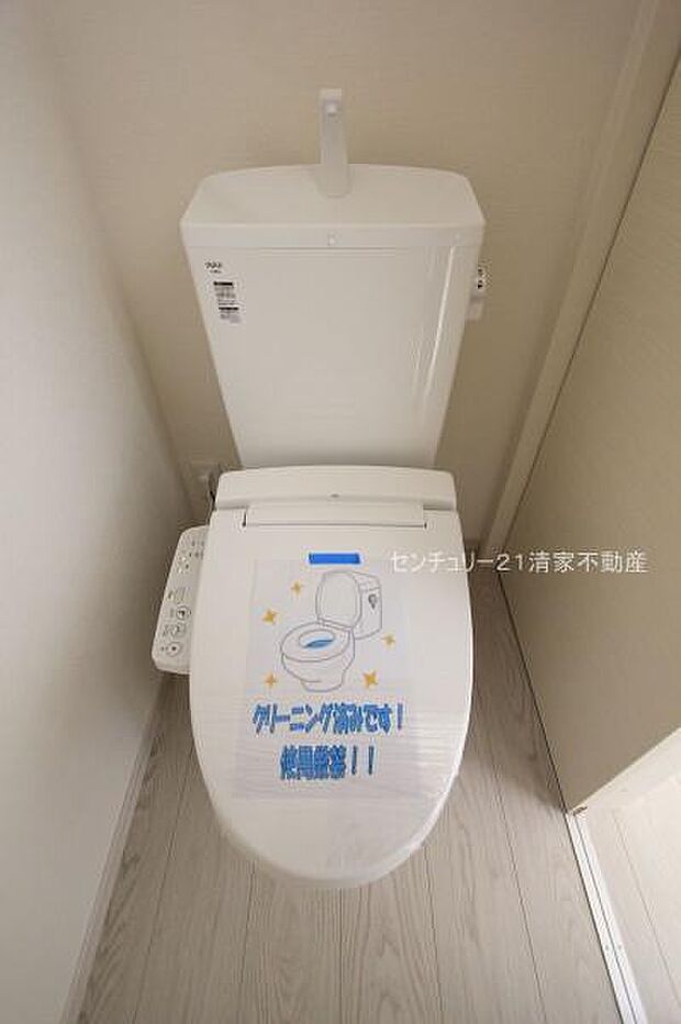 2号棟：白を基調とした、清潔感のある水廻りです。(2025年09月撮影)