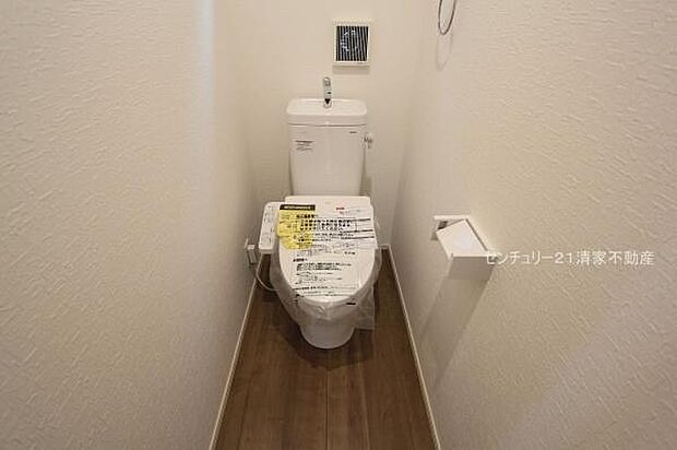 2号棟：白を基調とした、清潔感のある水廻りです。(2025年09月撮影)