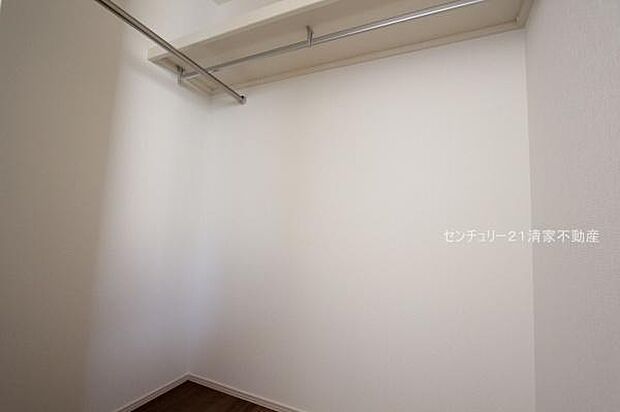 2号棟：収納力のあるウォークインクローゼット！(2025年09月撮影)