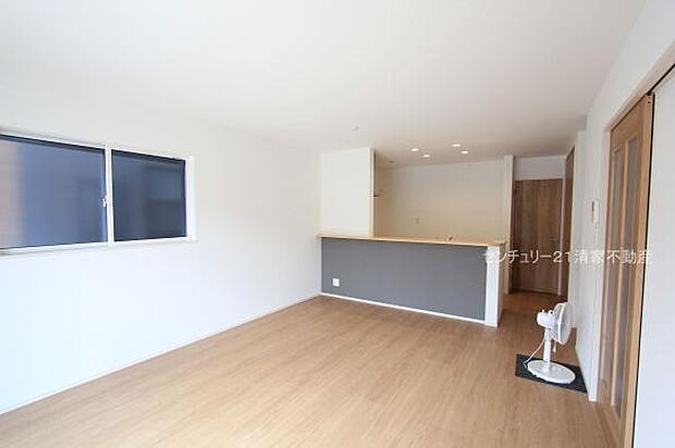 3号棟:ご家族みんながゆったり寛げるリビング(2025年09月撮影)