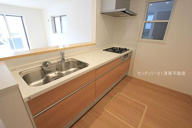 3号棟:家族との会話が弾む対面式キッチン!(2025年09月撮影)