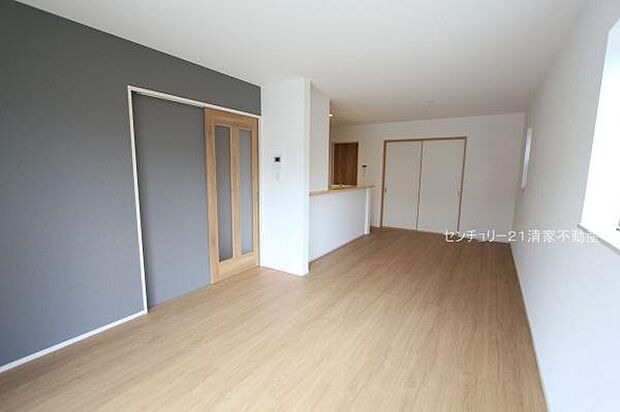 4号棟：ご家族みんながゆったり寛げるリビング(2025年09月撮影)