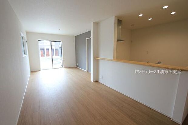 4号棟：明るい日差しが入るリビング！(2025年09月撮影)