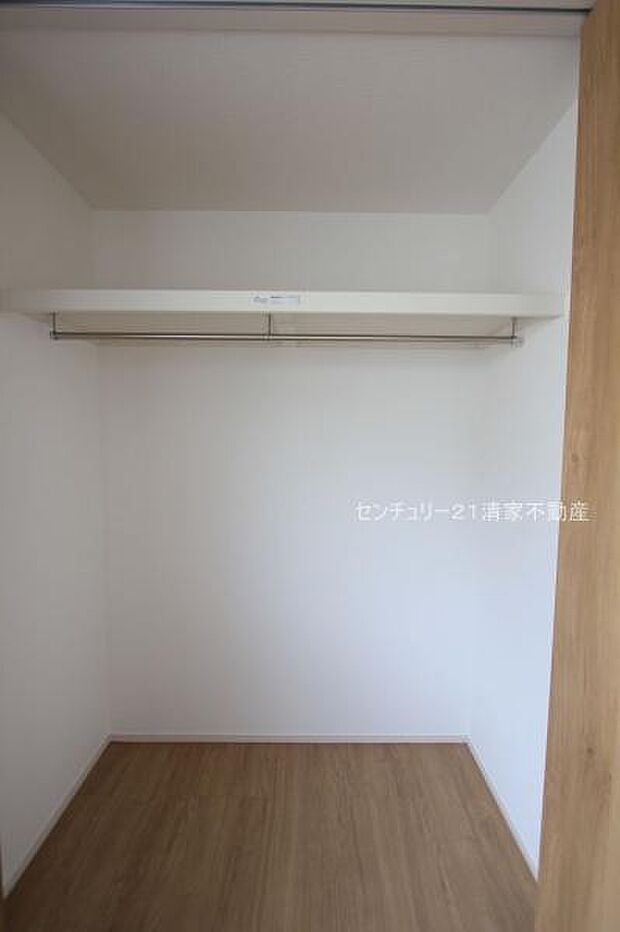 4号棟：たっぷり収納のクローゼット！(2025年09月撮影)