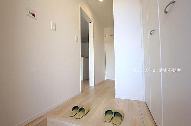 5号棟：大容量のシューズクローク付き！(2025年10月撮影)