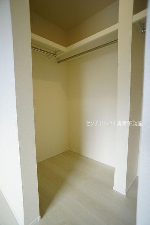 2号棟:収納力のあるウォークインクローゼット!(2025年12月撮影)