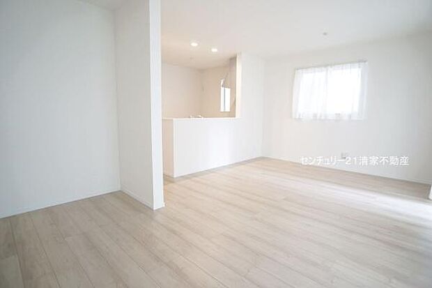 A号棟:ご家族みんながゆったり寛げるリビング(2025年09月撮影)